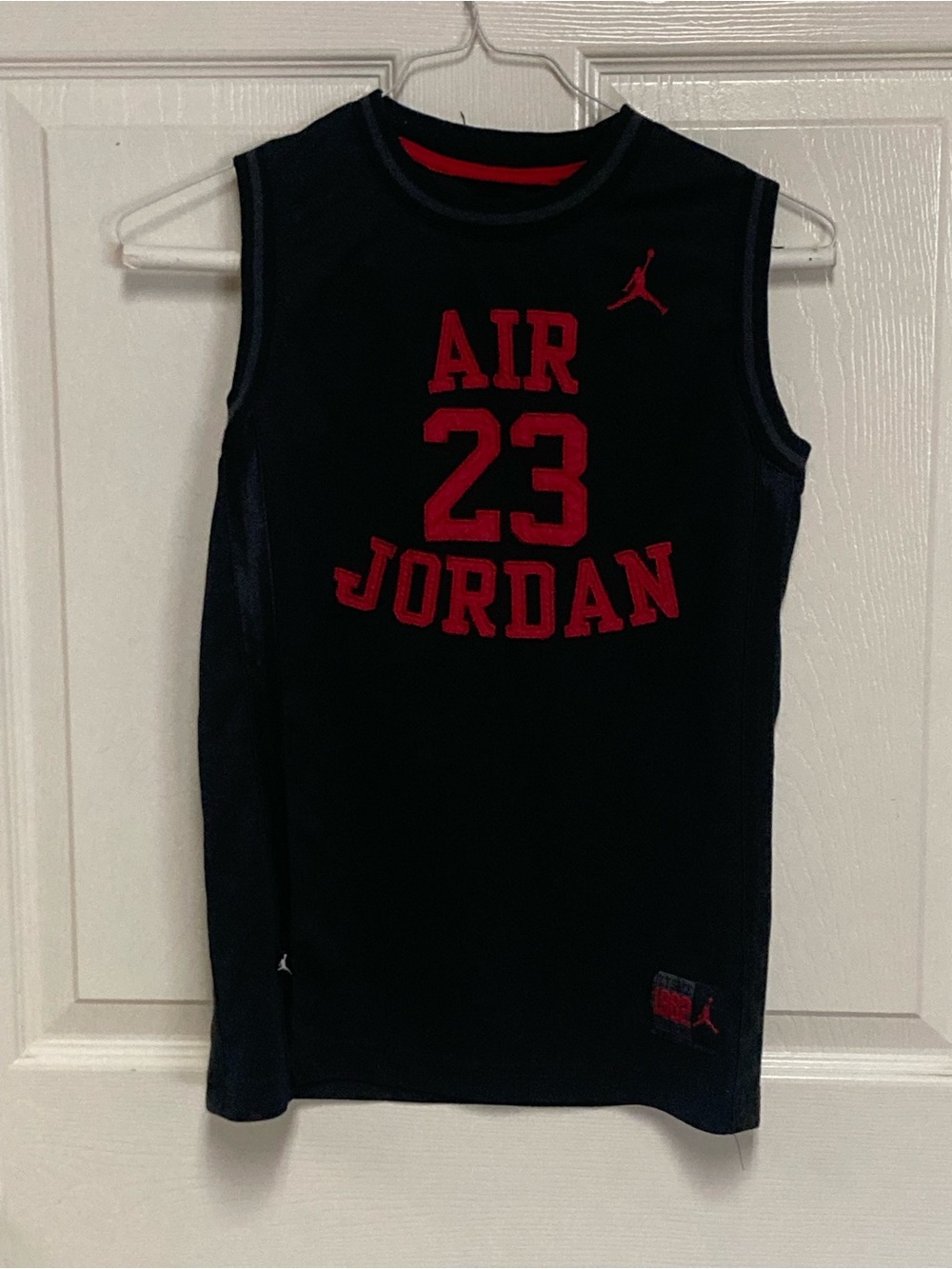 AirJordan Fly Since 1982 Become Legendary Jersey black/red Youth Large 12 to 13